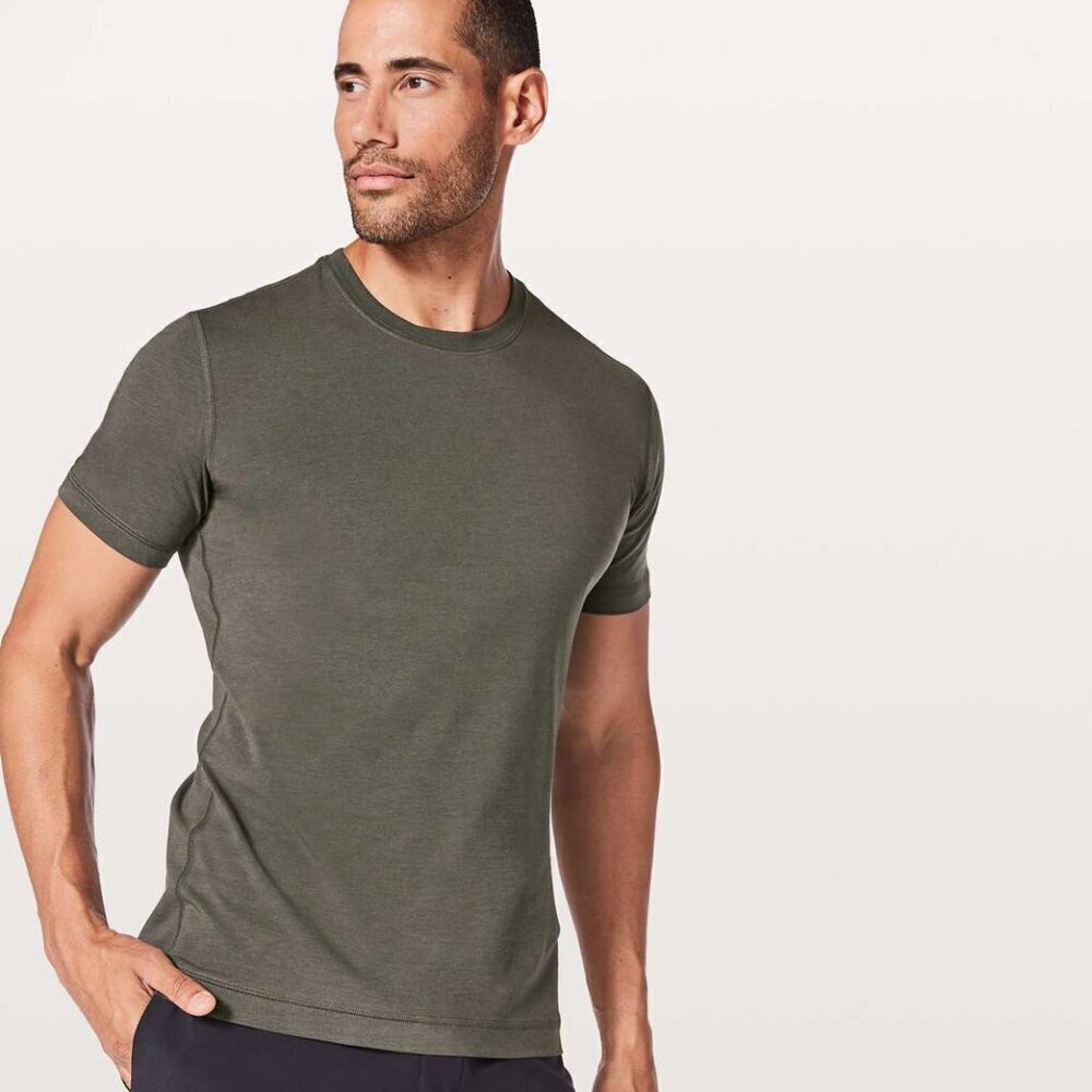 Lululemon Men's 5 Year Basic Tee *SM Flaw - XL Stoney/Dark Grey